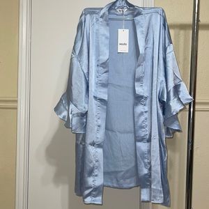 BLUE BLOUSE WITH SLEEVES